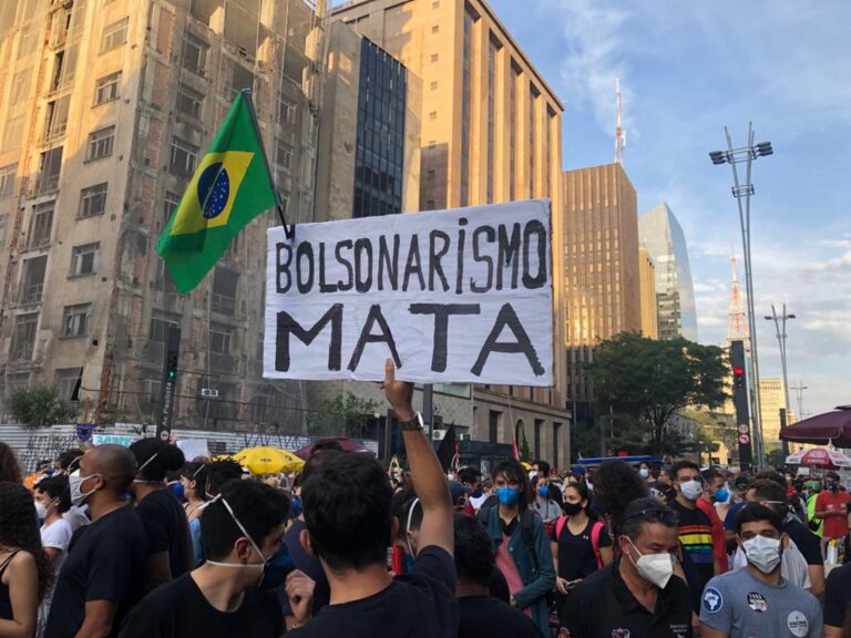 A dimensão paralela do bolsolavismo