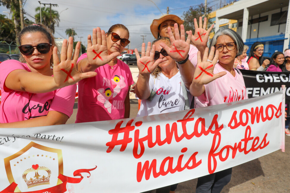 Violência contra a mulher cresce no Brasil, por conta da política adversa e da Covid