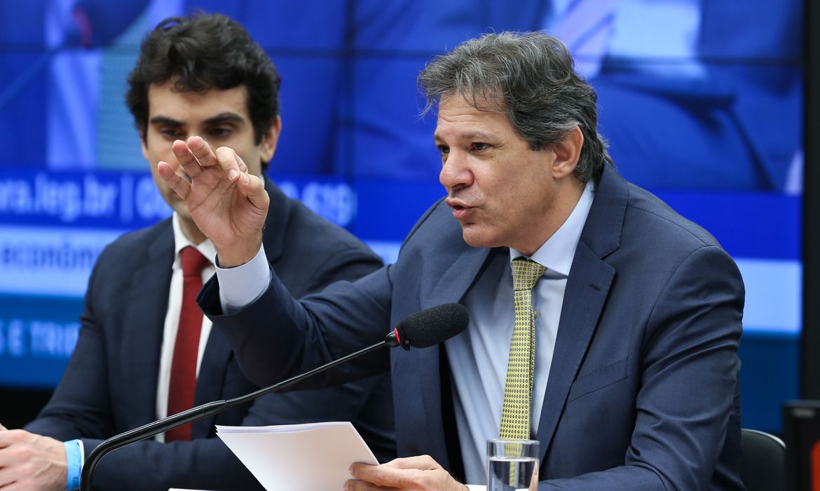 Haddad e Dallagnol no foco do noticiário externo