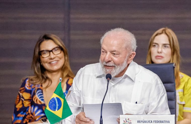 Na Cúpula da Amazônia, Lula cobra recurso estrangeiro contra desmatamento