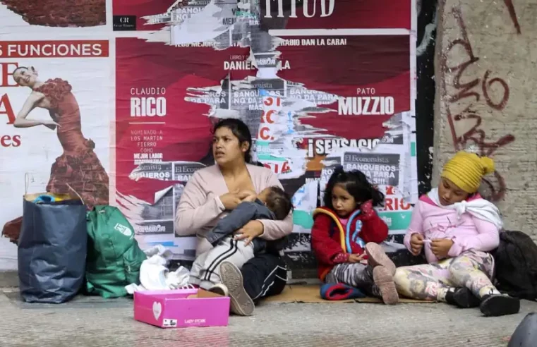 Em dois meses de Milei, pobreza deu salto e atinge 57,4% na Argentina