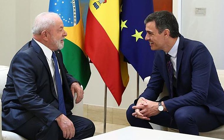 Em encontro com Lula, premiê da Espanha defende democracia e cita 8 de janeiro