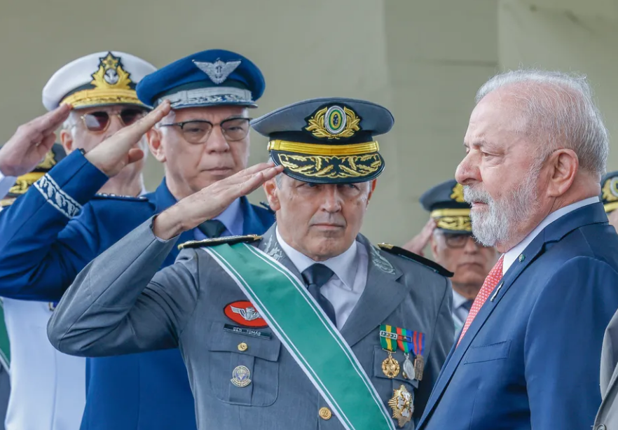 Financial Times: Veto de Lula a eventos nos 60 anos do Golpe Militar mira evitar tensões com forças armadas