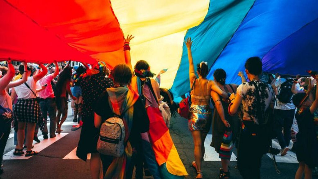 Unidos pelo Orgulho: A luta global por direitos e inclusão LGBTQIA+