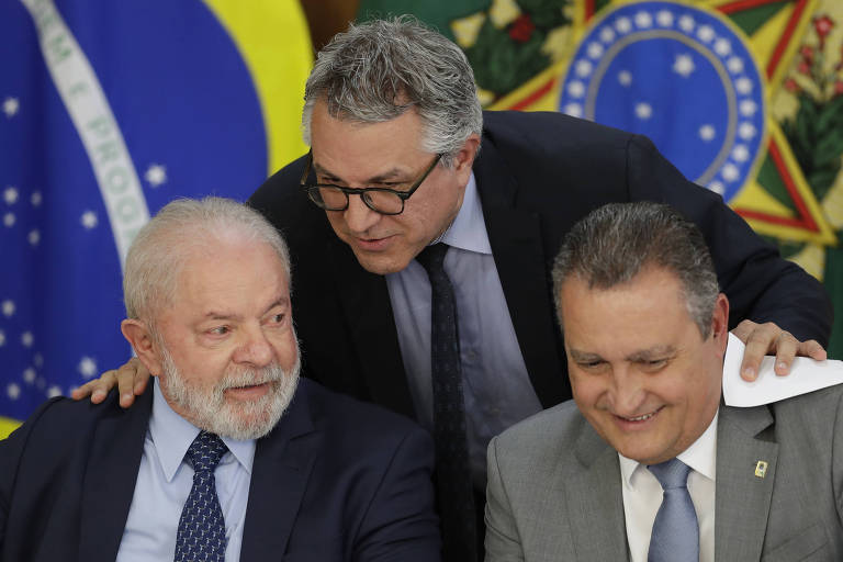 Lula reúne líderes do governo no Congresso; Cármen Lúcia assume TSE