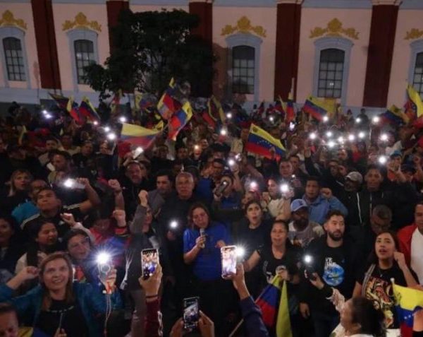 Há vida fora da democracia liberal